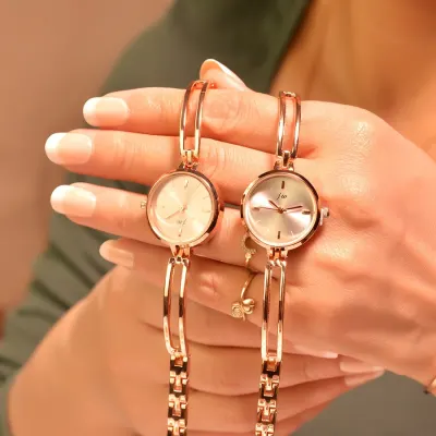 Women Bracelet Watches Luxury Fashion Rose Gold Alloy Small Quartz Watch Qualities Simple Ladies Wristwatches Female Chain Clock