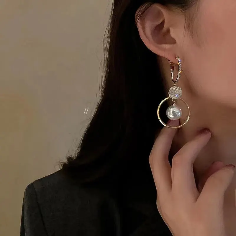 2021 New Fashion Korean Oversized White Pearl Drop Earrings for Women Bohemian Golden Round Zircon Wedding Earrings Jewelry Gift
